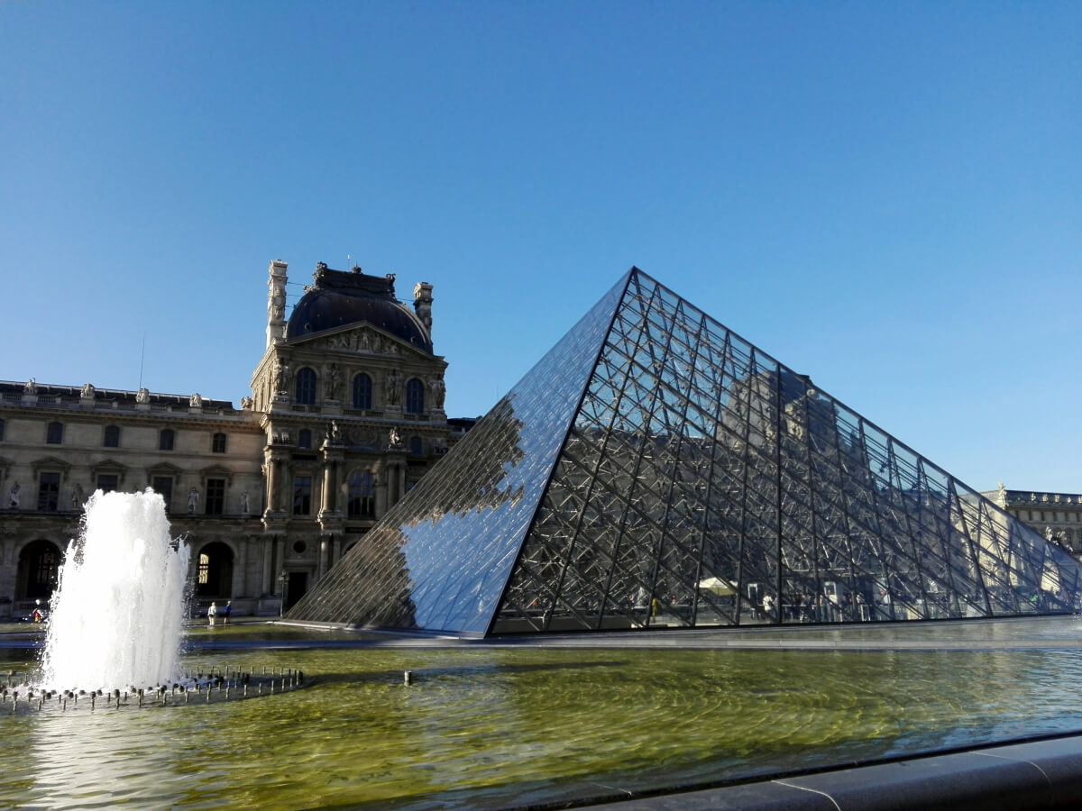 Louvre Paris pyramid 